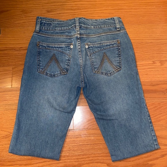 Delia’s jeans - Picture 3 of 5